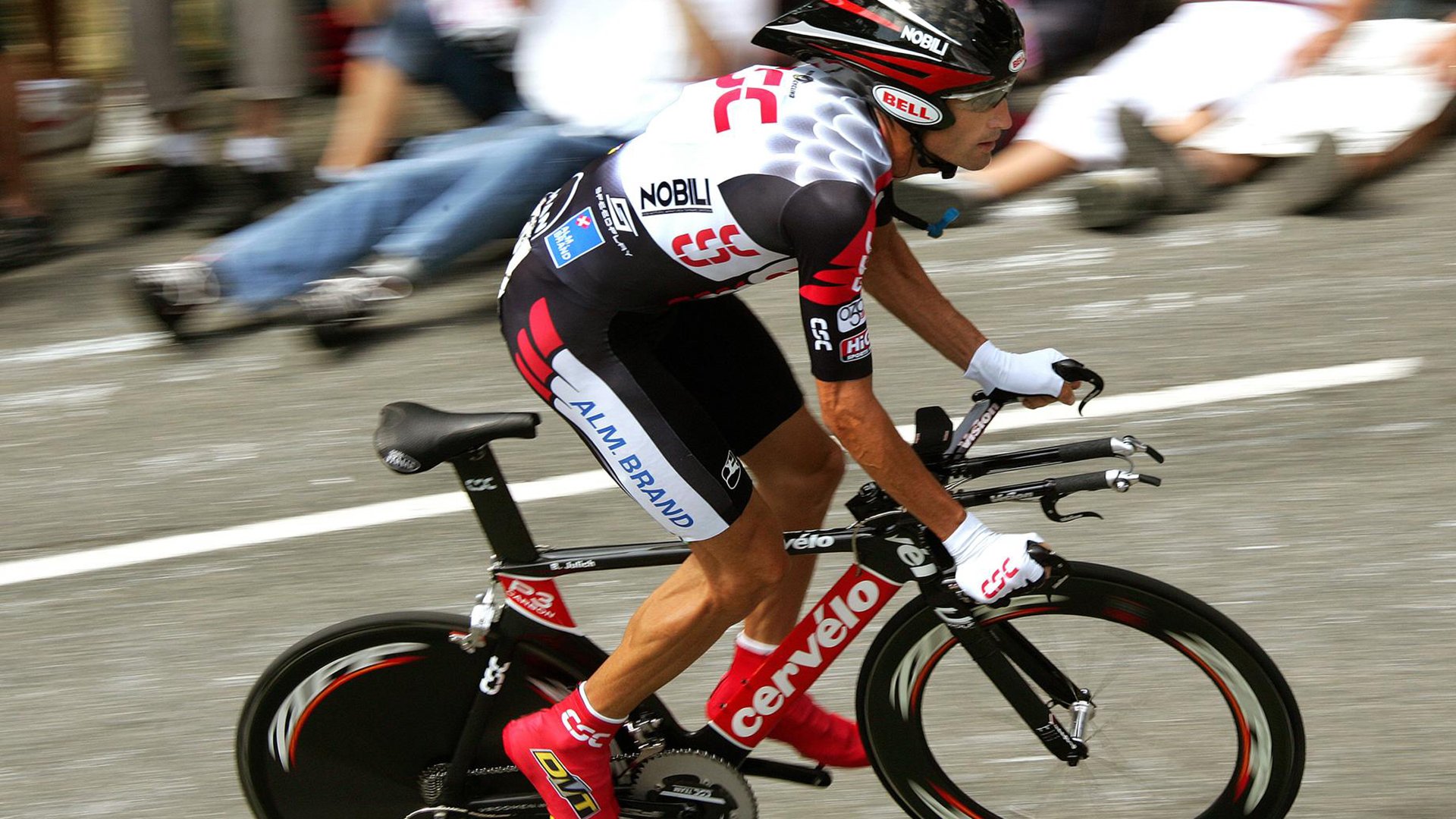 欧洲杯变阵惊喜不断:战术创新引领未来!,欧洲杯揭幕战爆冷